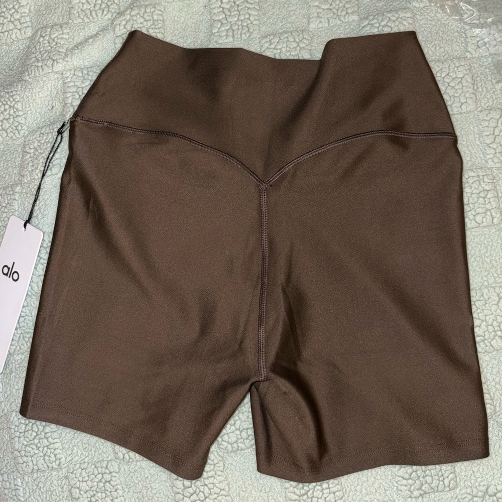 ALO Yoga 5” Airlift Energy Short Espresso - Picture 4 of 6